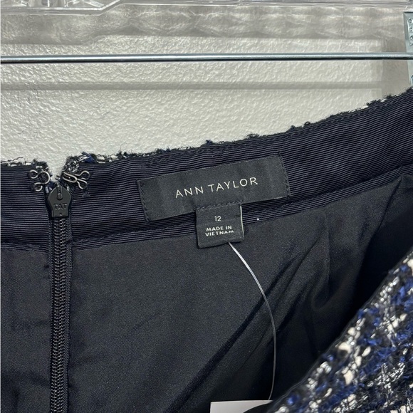 NWT Ann Taylor Tweed Lace Hem Pencil Skirt - Size 12 - Picture 7 of 9